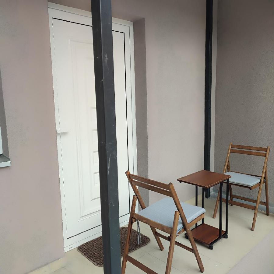Apartment Violin *